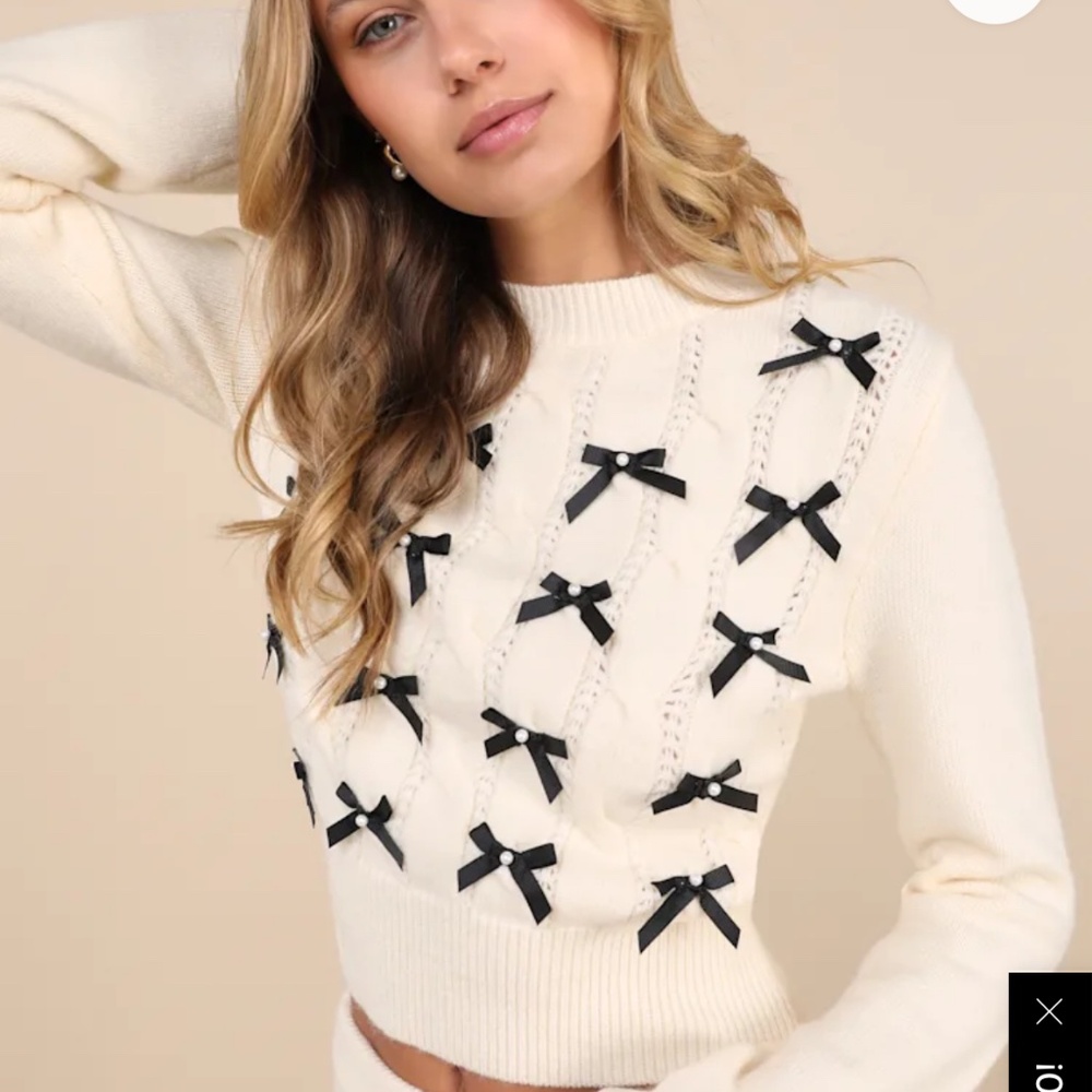 Cable Knit bow crew neck sweater